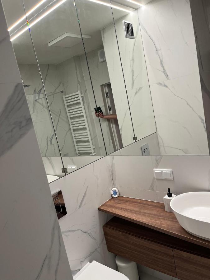 Warsaw Home Suites Bagian luar foto