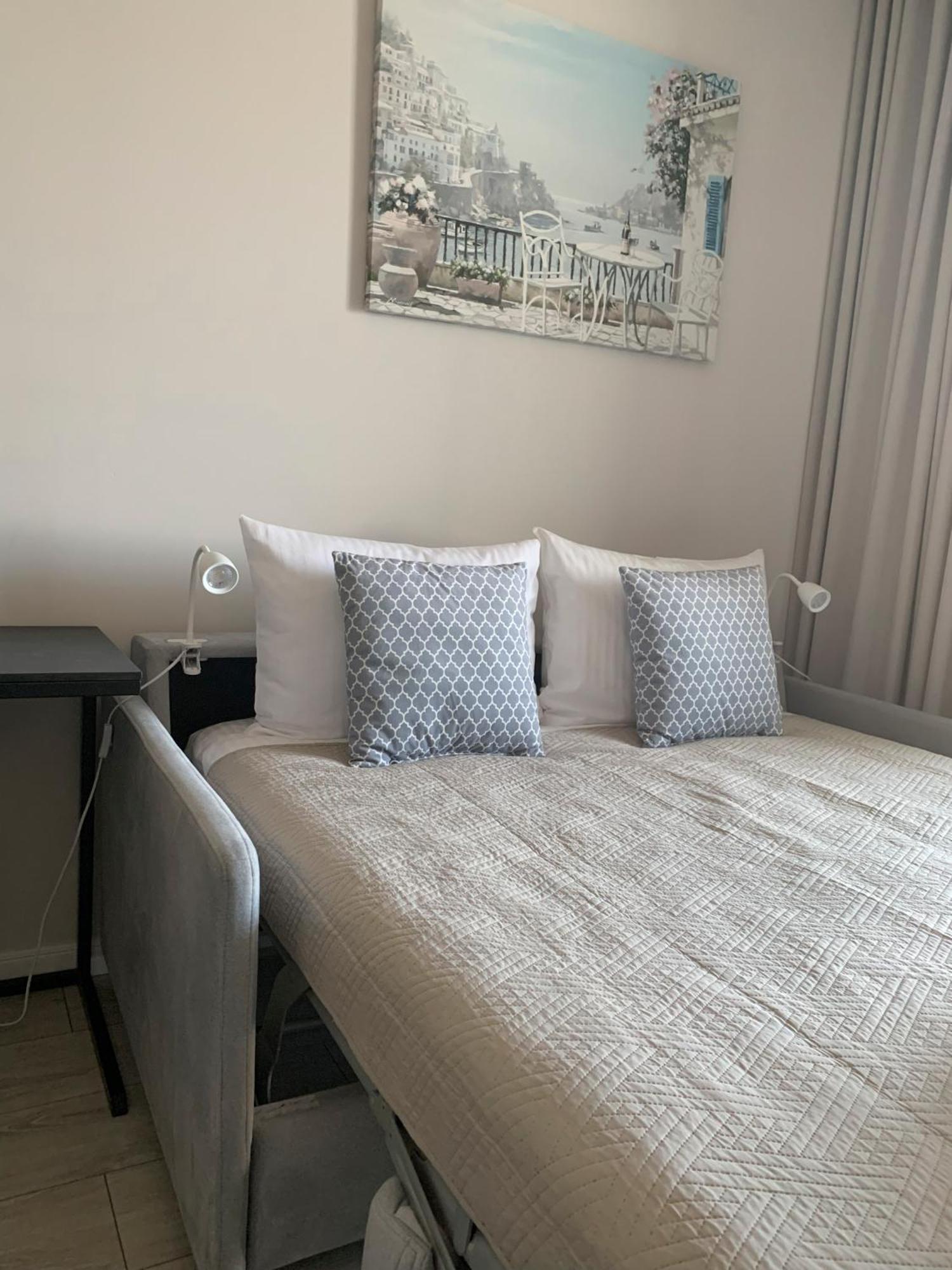 Warsaw Home Suites Bagian luar foto